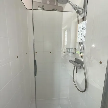 Fe Wo Brunnen - 120 Qm - Ruhige Lage - Viel Natur- Komfortabel - Grosser Balkon Und Garten - 3d Rundgang Verfuegbar *