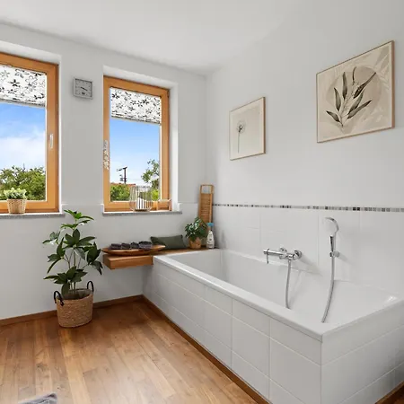 Fe Wo Brunnen - 120 Qm - Ruhige Lage - Viel Natur- Komfortabel - Grosser Balkon Und Garten - 3d Rundgang Verfuegbar